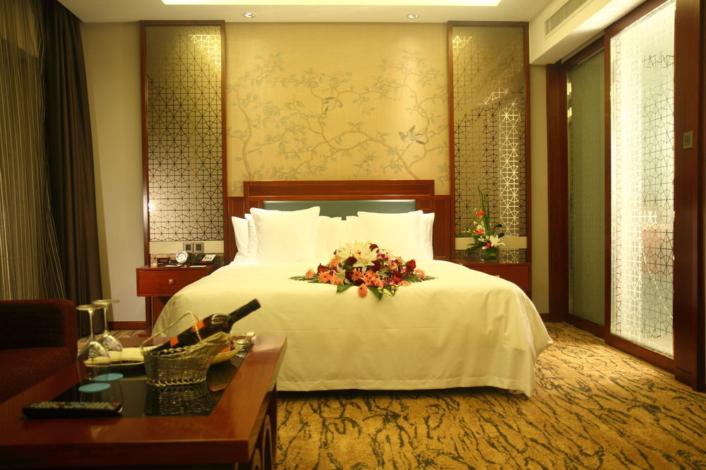 Gloria Grand Hotel Wuxi Wuxi  Bagian luar foto